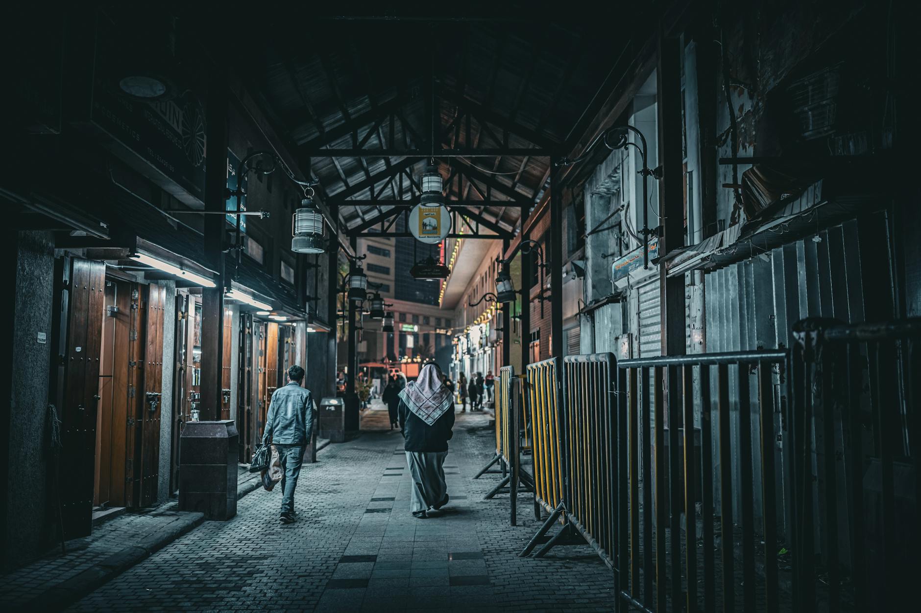 نقل عفش في معسكرات المباركية